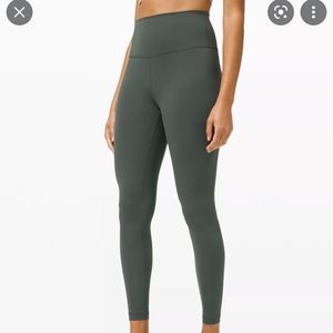 Lululemon Wunder Train 25’ pant